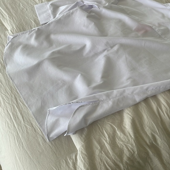 NWT REMI JAMES NYC WHITE SILVER STUDDED BLOUSE - Picture 5 of 5